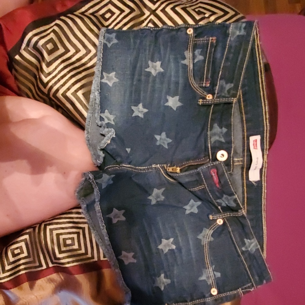 LEVI star shorts